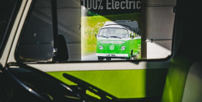 Przerobić taki samochód na elektryka?! eDub Services robi cuda