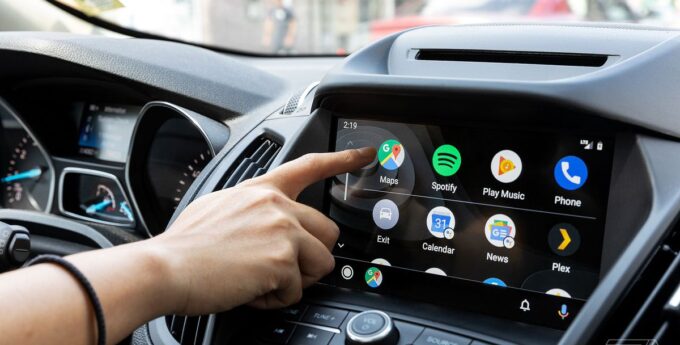 Zauważono nowe tapety na Android Auto. Zdziwisz co w nich ukrył Google