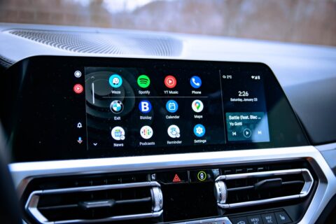 Google naprawił usterkę w Android Auto. Sprawdź co musisz zainstalować