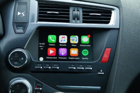 Zaktualizowałeś iPhone’a i masz problemy z CarPlay? Oto jak je naprawić!