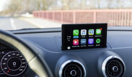 CarPlay po aktualizacji od Apple to jakiś horror. Kierowcy zgłaszają poważne problemy z uruchomieniem aplikacji
