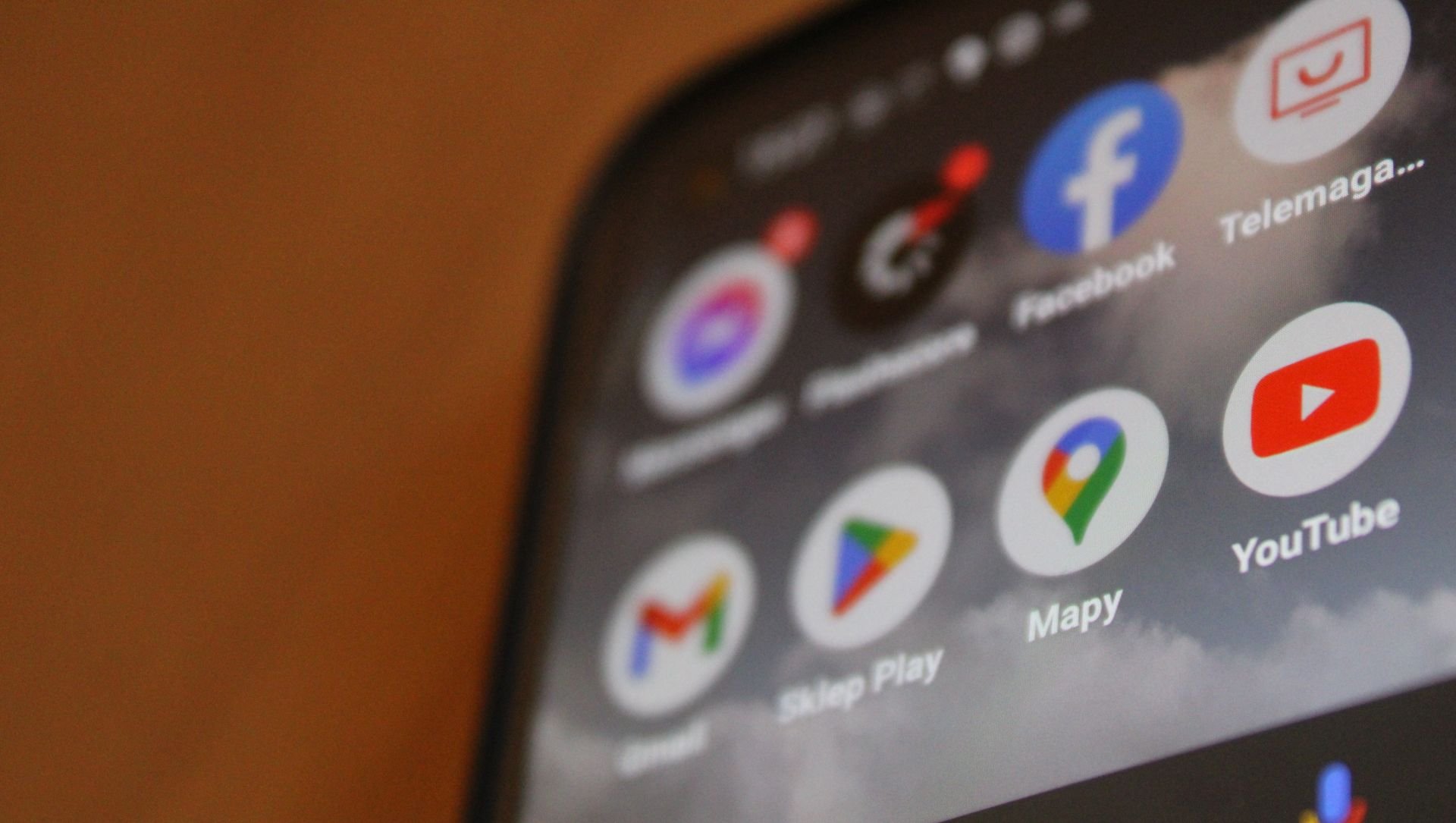 sklep google play aplikacja wirus telefon na telefonie