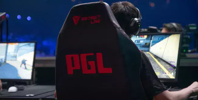 Duże emocje w meczach Polaków podczas RMR B. Jak wygląda tabela po pierwszym dniu kwalifikacji na Majora?