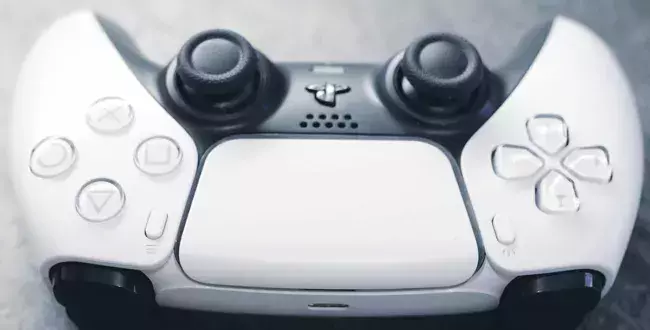 Posiadacze Playstation 5 się ucieszą. Nowa aktualizacja znacząco usprawni pady DualSense i DualSense Edge