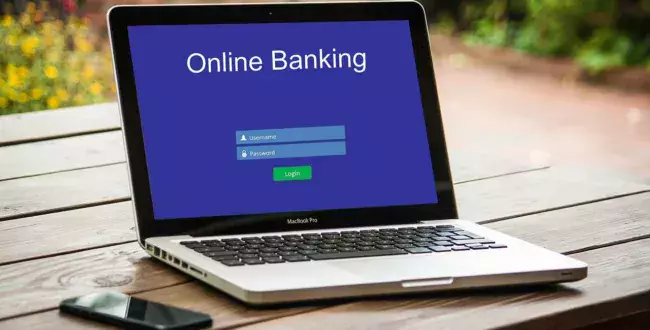Coraz więcej włamań na internetowe konta bankowe. Podpowiadamy jak stworzyć bezpieczne hasło
