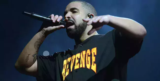 Spór pomiędzy Drake i rodziną Tupaca Shakura – o co poszło?