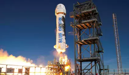 Blue Origin po długiej przerwie ponownie z sukcesem wysyła turystów w kosmos