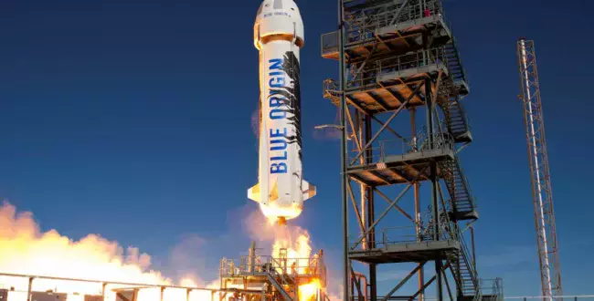 Blue Origin po długiej przerwie ponownie z sukcesem wysyła turystów w kosmos