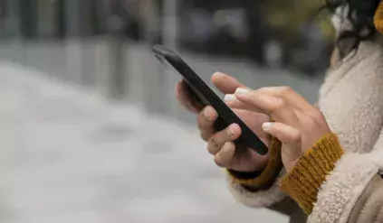 Aktualizacja dla urządzeń Samsung generuje problem z tylnym aparatem. Lepiej jej  nie instaluj